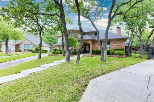 5 Sue Ct, Midlothian, TX 76063-4886