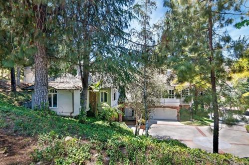 9750 Lake Helix Ter, La Mesa CA  91941-4432 exterior