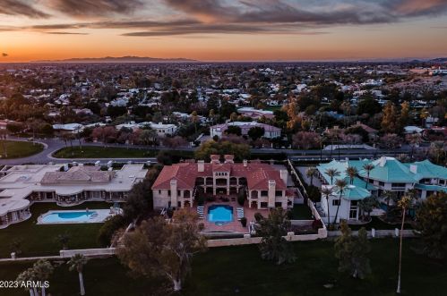 41 Biltmore Est, Phoenix AZ 85016-2819 exterior