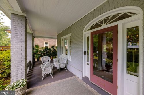 3928 Livingston St, Washington, DC 20015-2922