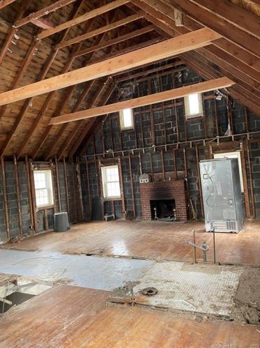 581 Maple St, Litchfield CT  06759-2105 exterior