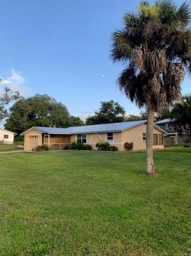 417 Palm Ave, Nokomis, FL 34275-3934