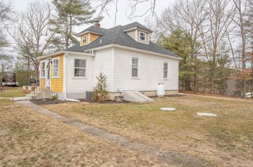 54 Barber St, Coventry, RI 02816-6132