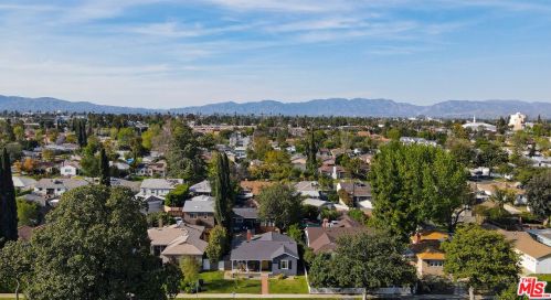 15027 Hartland St, Van Nuys CA  91405-3714 exterior