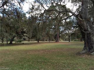 624 Harbor Dr, Labelle, FL 33935-6600
