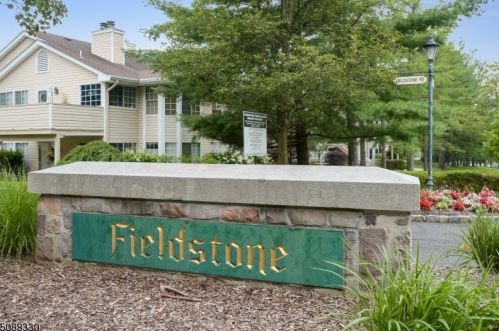 77 Wendover Ct, Bedminster, NJ 07921-1407