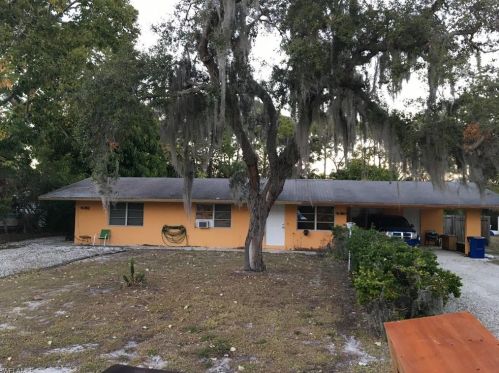 4080 Rita Ln, Bonita Springs, FL 34134-4035