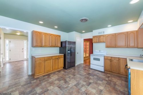 250 Jacksonville Rd, Lincoln Park NJ  07035-1505 exterior