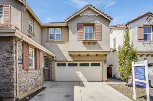 3237 La Rochelle Way, San Jose, CA 95135-2385