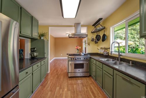 3802 Chanate Rd, Santa Rosa CA  95404-1840 exterior