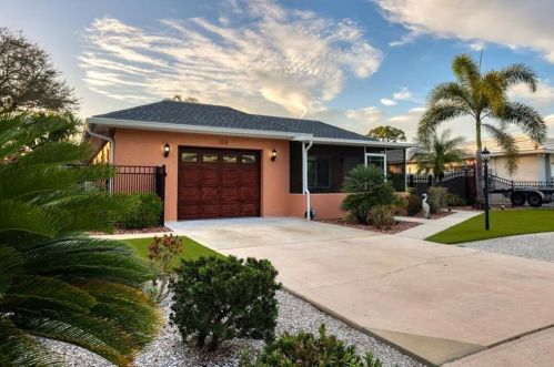 104 Lyons Bay Rd, Nokomis, FL 34275-2031