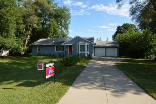 6105 61st Ave, Camp Dodge, IA 50131-1526