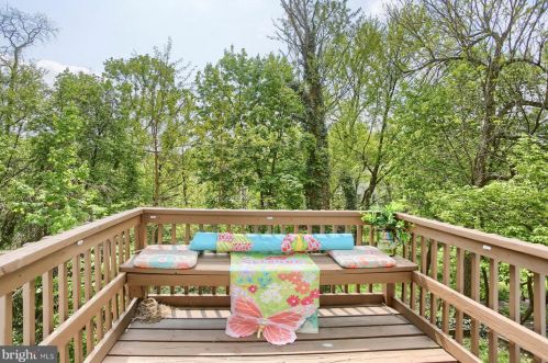 56 Ashford Dr, West Enola PA  17025-2320 exterior