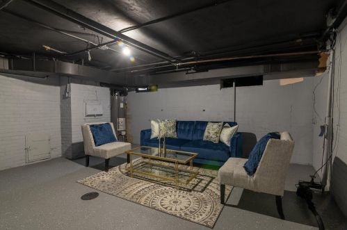 2726 Beverly Rd, Milwaukee WI  53211-2438 exterior