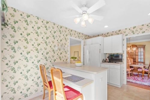 608 Gander Cir, Bridgeville PA  15017-3428 exterior