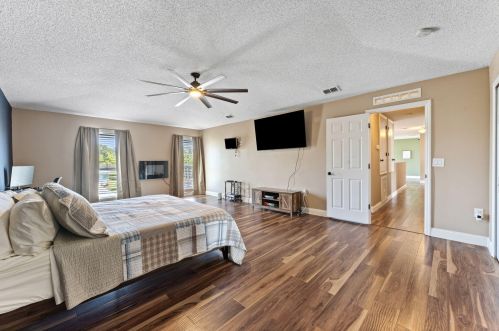 866 Abingdon Ave, Fort Pierce FL  34953-2861 exterior
