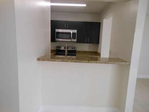 919 Meadows Cir, Boynton Beach FL  33436-8929 exterior