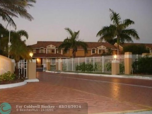 8112 21st Ct, Hollywood, FL 33025-2261