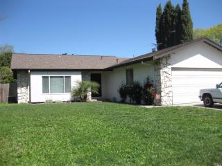 442 Manzanita Ave, Fairfield, CA 94533-1104