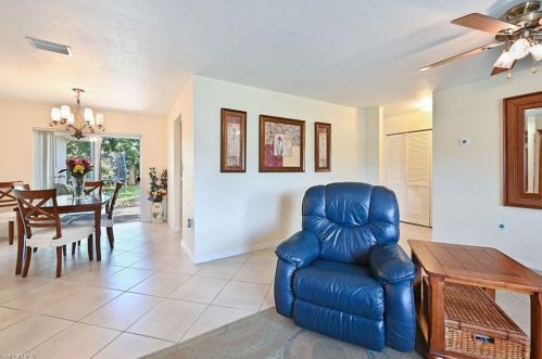 93 Kirtland Dr, Naples, FL 34110-1314