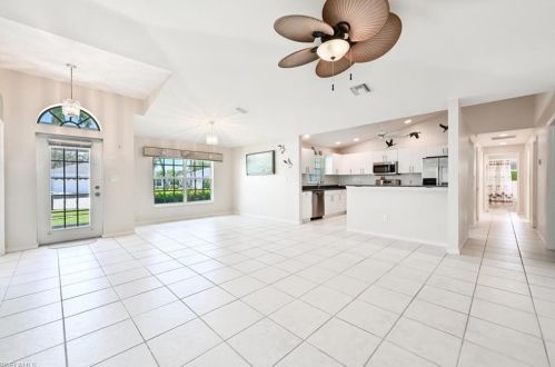801 Charlemagne Blvd, Naples, FL 34112-7130