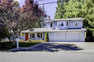 7009 152nd Ave, Redmond WA  98052-4204 exterior
