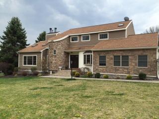 12 Park Dr, Albany NY  12204-2242 exterior