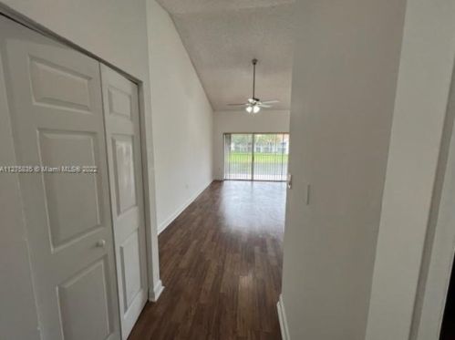 4202 Glenmoor Dr, West Palm Beach, FL 33409-2823
