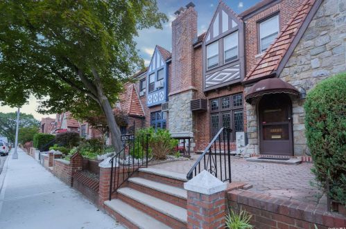 130-47 229th St, Jamaica, NY 11413-1324