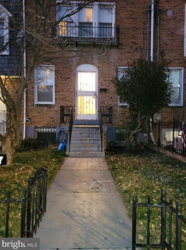 917 Delafield Pl, Washington, DC 20011-4515