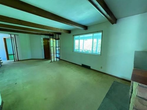 2050 Boquet Rd, Jeannette PA  15644-4710 exterior