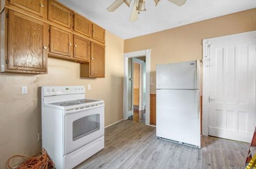 122 Chestnut Ave, Waterbury, CT 06710-1805