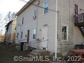 12 High St, Putnam, CT 06260-1880