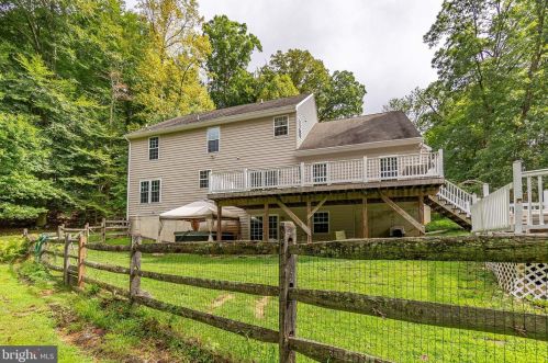 174 Governor Markham Dr, Glen Mills, PA 19342-1033