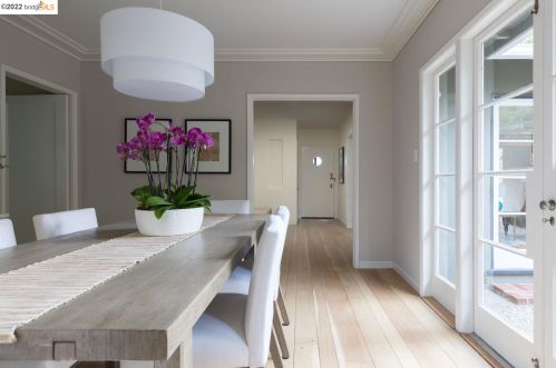 5901 La Salle Ave, Oakland CA 94611-3225 exterior