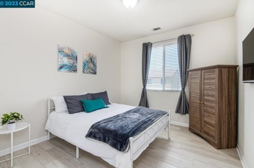 4086 Freesia Dr, Oakley CA  94561-1944 exterior