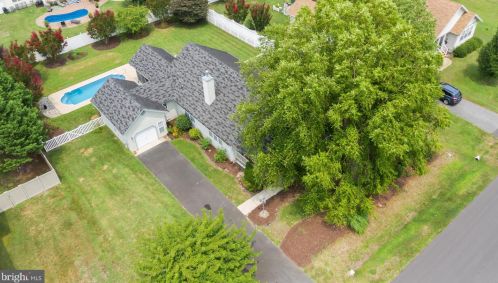 19 Assawoman Ave, Millville, DE 19970-9299