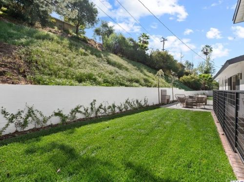 5267 Gould Ave, La Canada CA  91011-2443 exterior