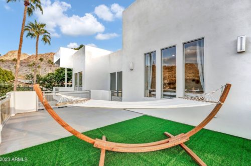 7627 22nd St, Phoenix AZ  85020-4706 exterior