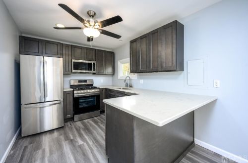 32 Meadow Rd, East Brunswick NJ  08816-4333 exterior