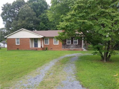 306 Camp St, Parks Crossroads, NC 27316-8716