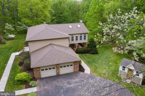 10085 Fox Hound Dr, Nokesville VA  20181-1431 exterior