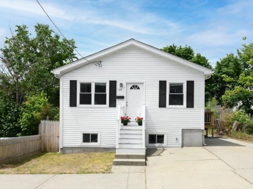 119 Regent Ave, Providence RI  02908-5430 exterior