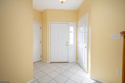 135 Gladstone Dr, Parsippany NJ  07054-3422 exterior