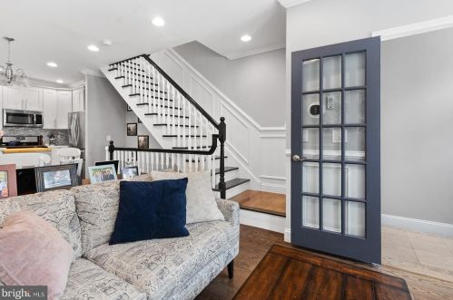 1147 Mercy St, Philadelphia, PA 19148-5519