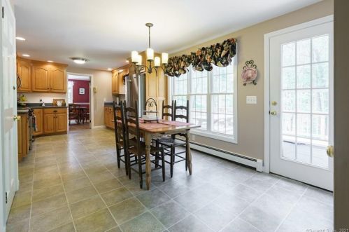 61 Carriage Dr, Waterbury CT  06708-3309 exterior