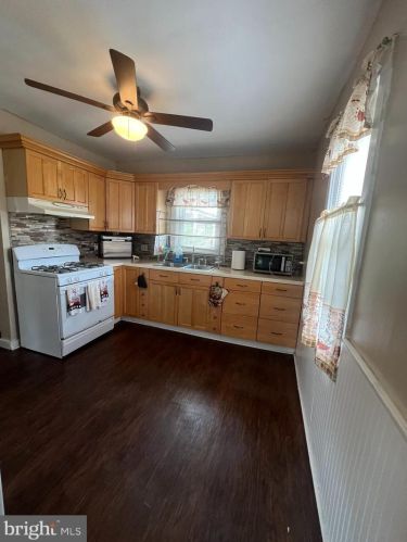 501 New Broadway, Gloucester, NJ 08030-2623