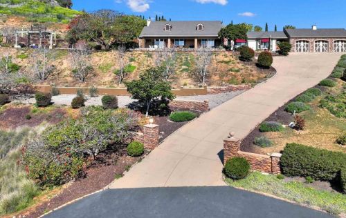 30419 Canyon Estates Rd, Vista CA  92084-1043 exterior