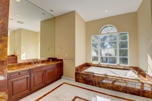 4255 Gleneagles Dr, Boynton Beach FL  33436-4914 exterior