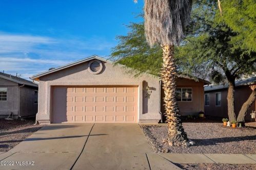 9051 Weyburn Dr, Tucson, AZ 85730-4861